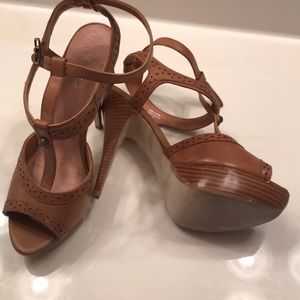 Aldo camel colored heels